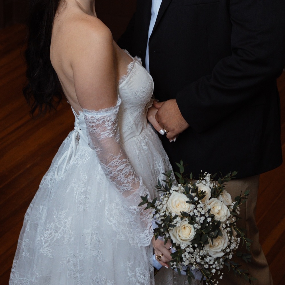 Lulus wedding dress - Picture 3 of 7